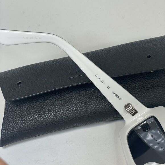 Akila Unisex Sunglasses - Picture 3 of 6